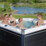 Elbrus LifeLuxury Hot Tub - Image 2